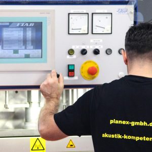 Maschinenhalle der Planex Technik in Textil GmbH