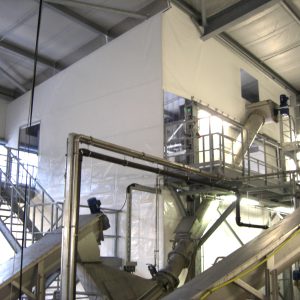Hallenabtrennung als Staubschutz von Planex Technik in Textil GmbH