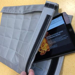 Schutzdecke bei einem Lithium-Ionen-Akkubrand für Smartphones und Tablets