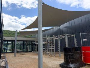 Wasserdichtes Sonnensegel für Calisthenics an Hochschulsportzentrum in Saarbrücken
