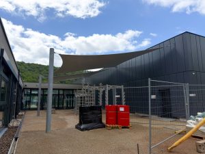 Wasserdichtes Sonnensegel für Calisthenics an Hochschulsportzentrum in Saarbrücken