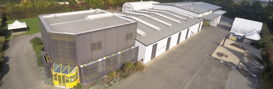 700 m² große Halle fertiggestellt: Weitere Investitionen in Maschinenpark und Software