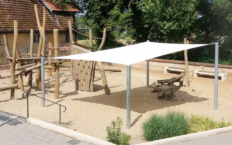 Sonnensegel nach Maß zum Sonnenschutz für Kinder und Eltern auf Spielplätzen Sonnensegel nach Maß zum Sonnenschutz für Kinder und Eltern auf Spielplätzen