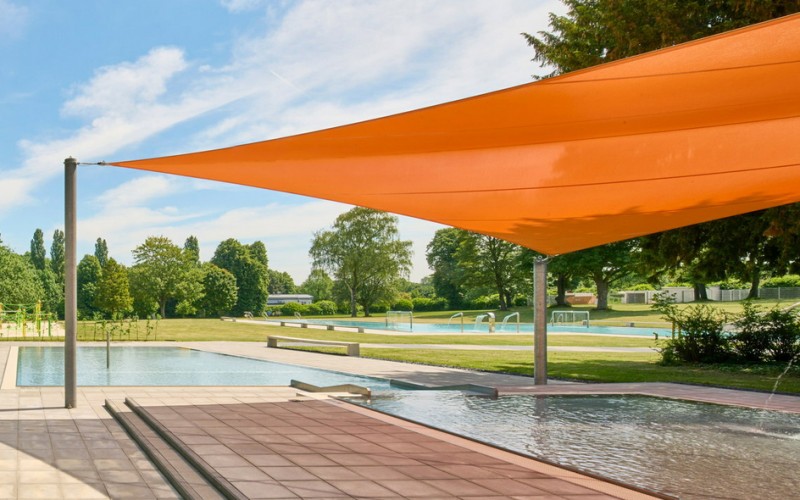 architektur-innovationen-von-planex-sonnensegel-freibad-3